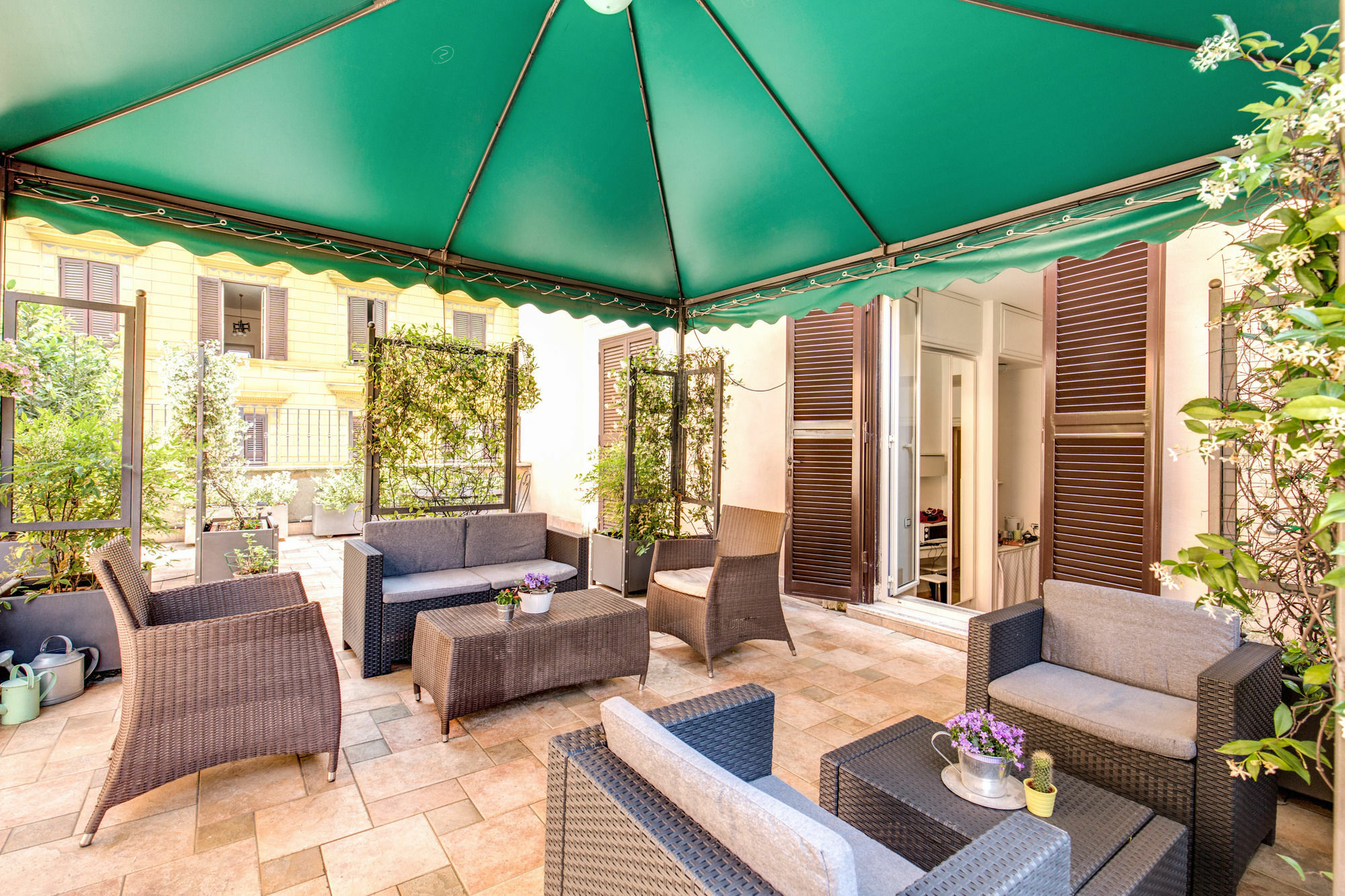Wrh Suites Рим Екстериор снимка